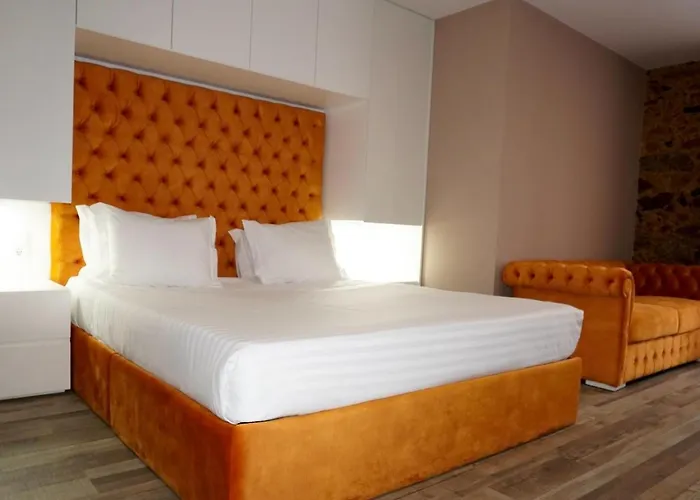 Lux'otel * 巴塞卢什