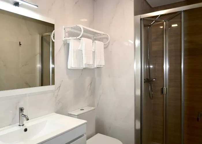 Lux'otel 民宿 巴塞卢什